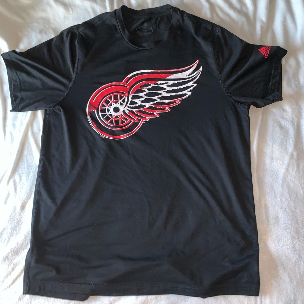 Adidas Detroit red wings shirt